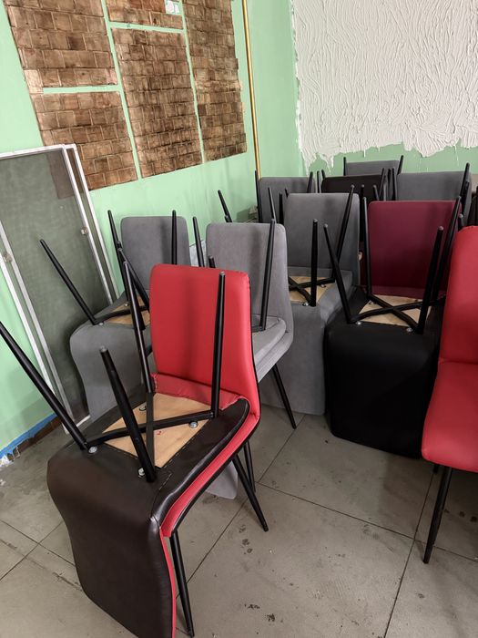 Мягкие стулья в ассортименте