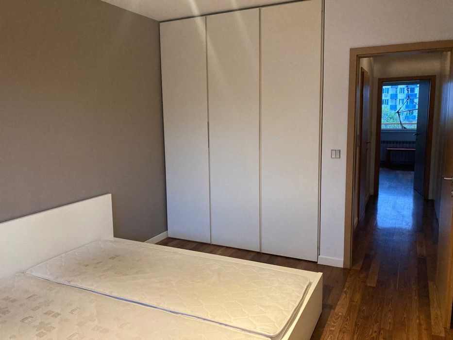 Дава се под наем Тристаен апартамент в София, Стрелбище - 95 кв.м за 580 € - Снимка #1