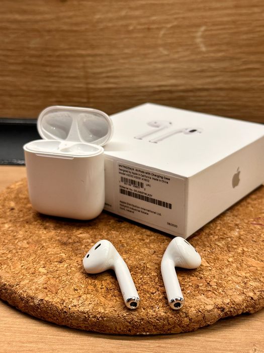 Apple AirPods 2 + подарък