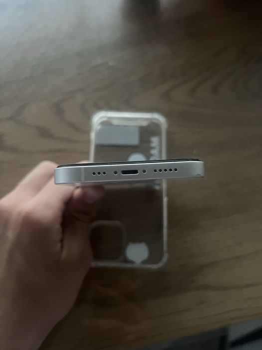 iphone 12.
