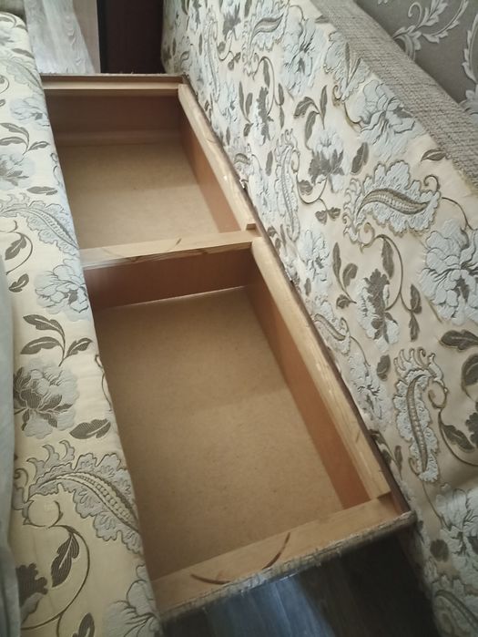 Продам диван + 2 кресла