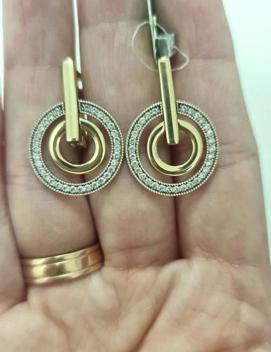 Новые золотые серьги 585 пробы