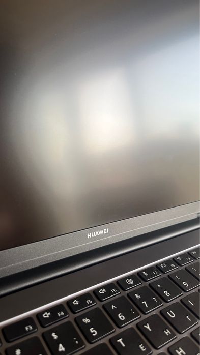Продам ноутбук Huawei MateBook