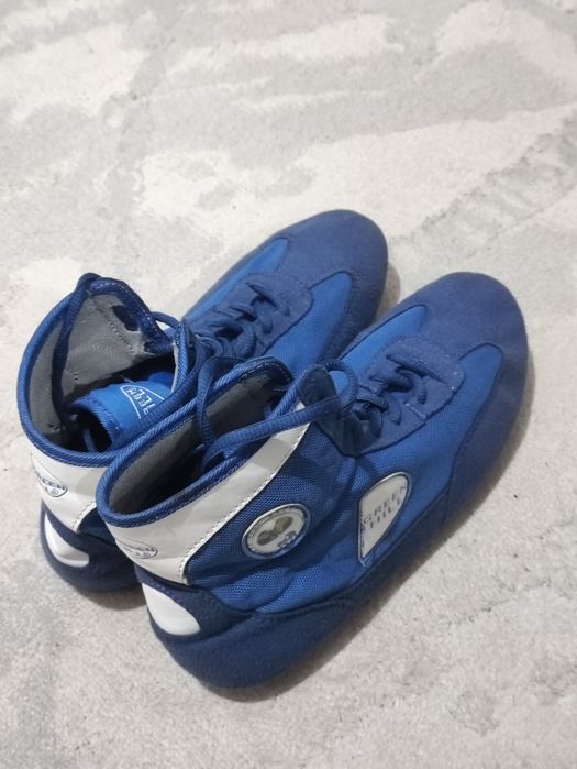 Продам хорошие борцовки