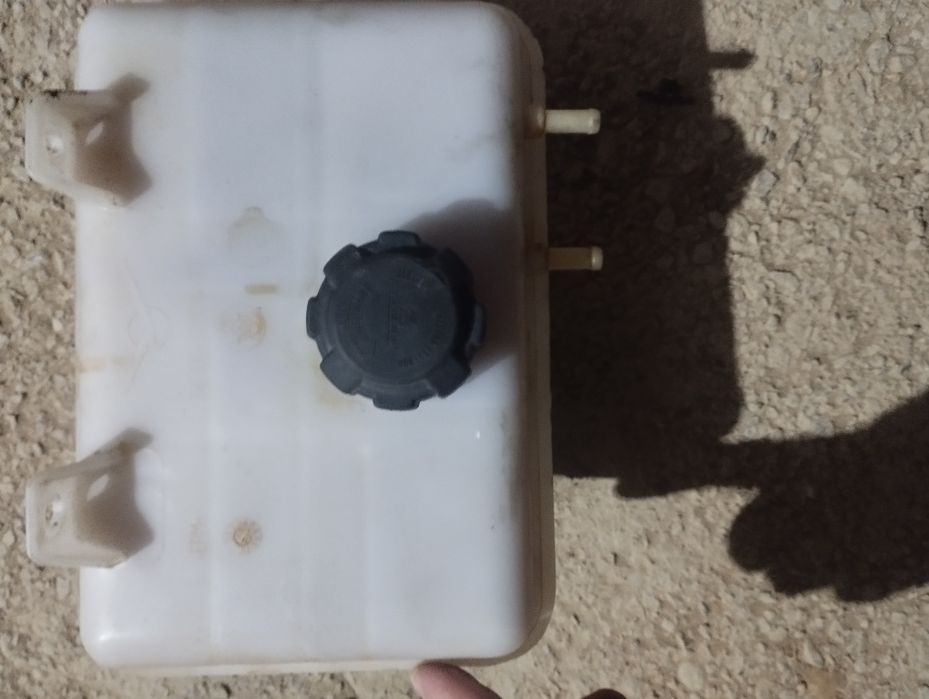 Уаз Патриот Расширительный бачок