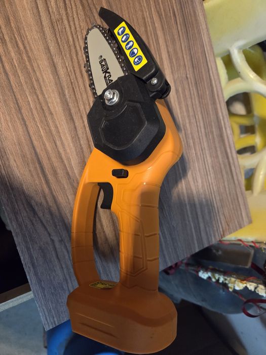 Акумулаторна минирезачка