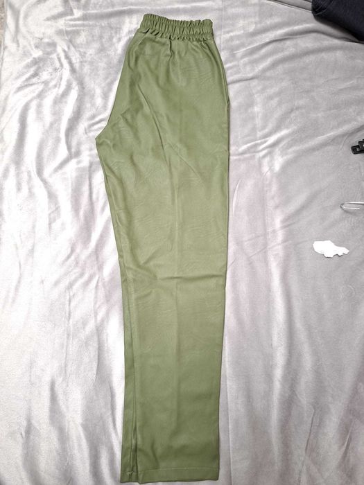Pantaloni din piele ecologica marimea 38/M