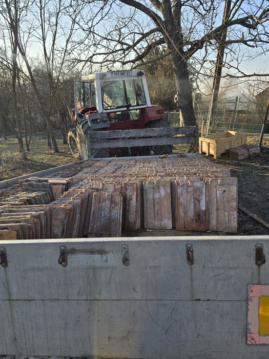 Țigla depe un Acoperiș intreg