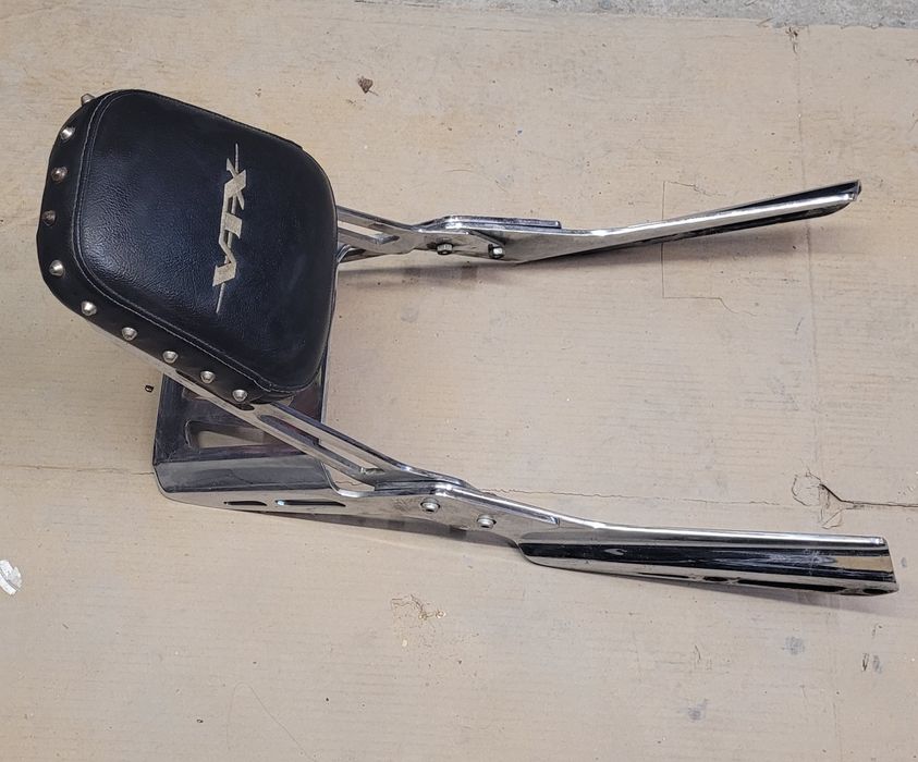 Облегалка и багажник за Honda VTX 1800 куб.