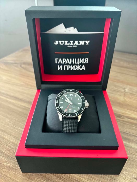 Часовник Tissot Seamaster + GMT