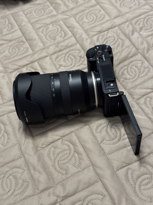 Продаю sony zv e 10