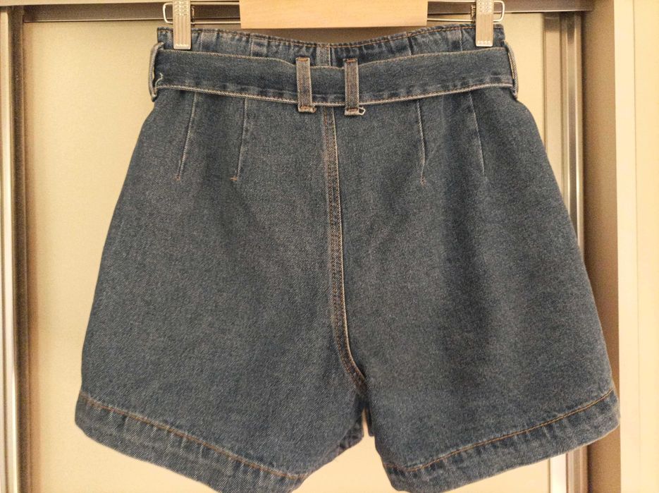 Pantaloni scurti jeans C&A, mar 38, albastri