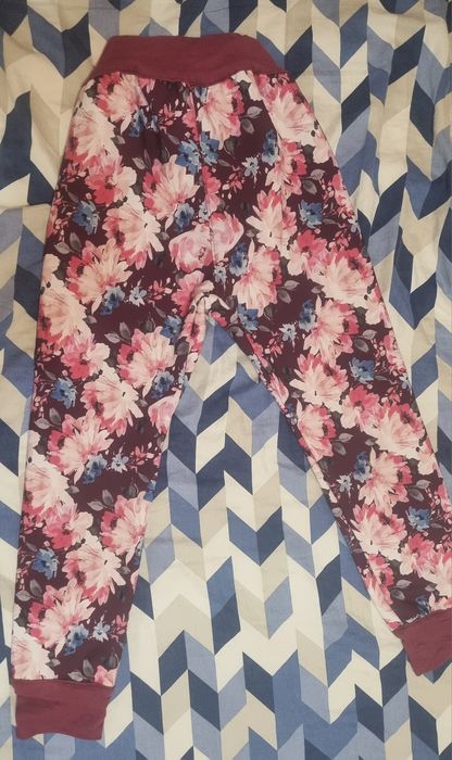 Vând  pantaloni Softshell (M  122) - preț 80lei