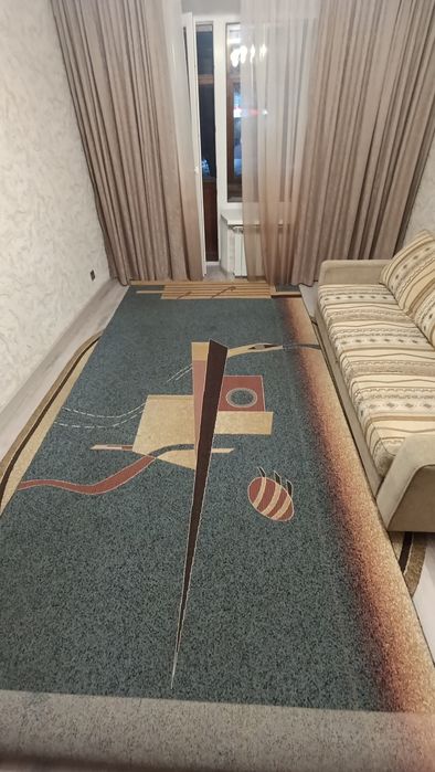 Продам ковёр б/у в отличном состоянии