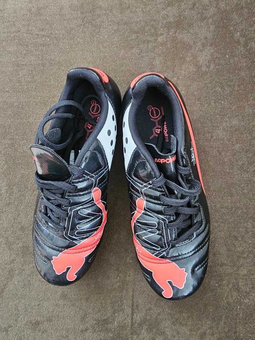 Детски бутонки за футбол