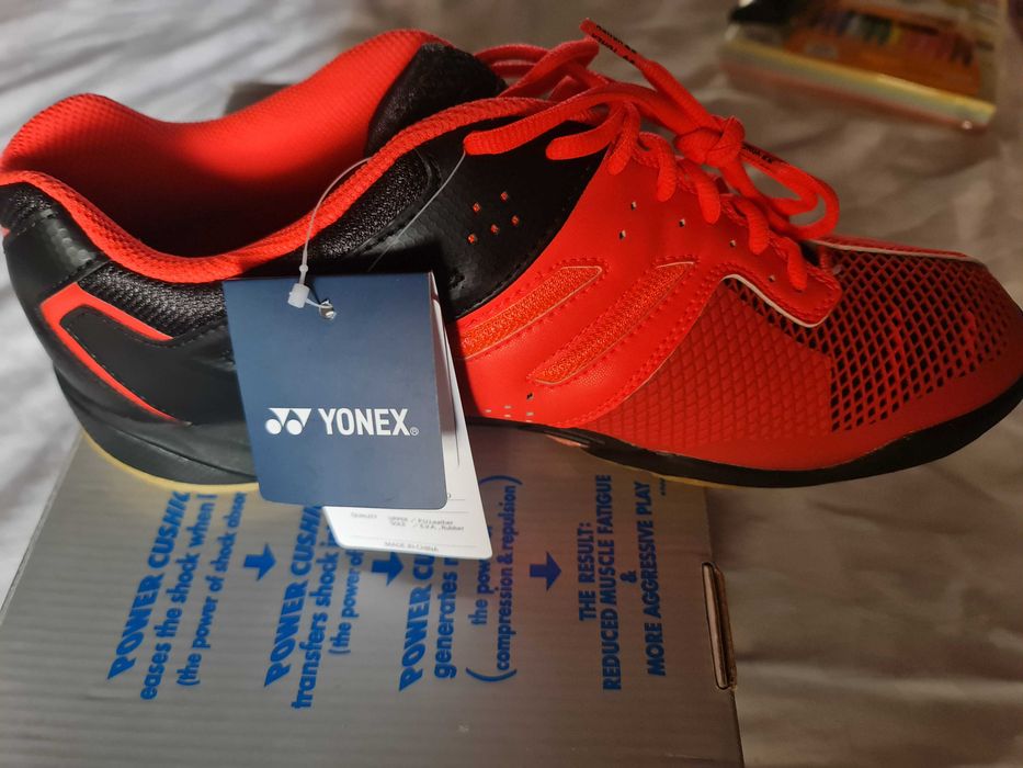 Yonex мъжки маратонки бадминтон номер 45.5 стелка 29.5