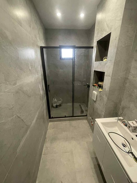 Лепена на плочки (фаянс), строителни услуги до ключ.