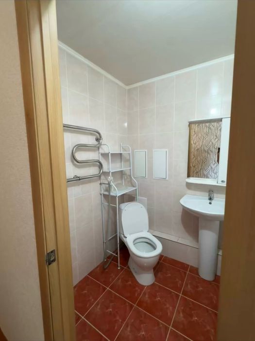 Продам квартиру район кафе весна.