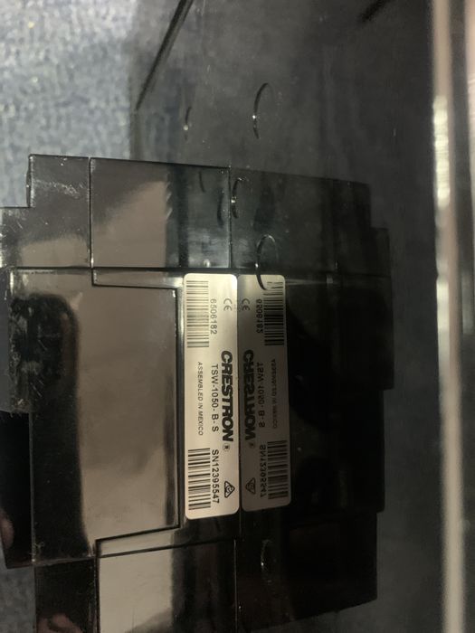 Crestron si policom tableta control