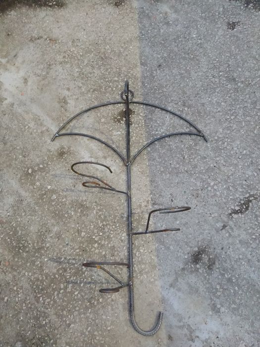 Цветарник Чадър за стена