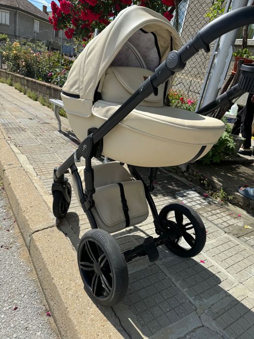 Бебешка количка 3 в 1