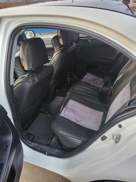 Митсубиси лансер