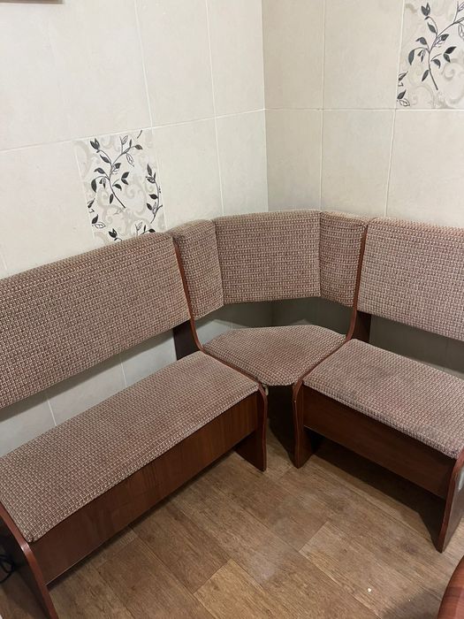 Кухонный уголок Б/У, в хорошем состоянии