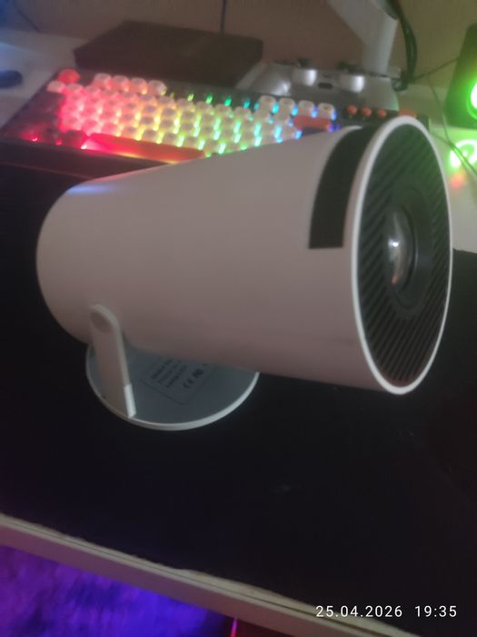 Продам Проектор hy300