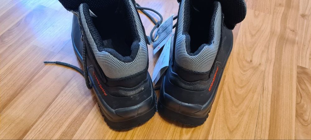 Bocanci piele, marime 42, noi, cu eticheta