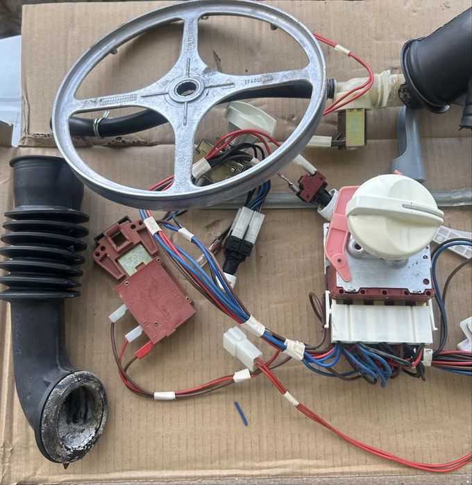 Запчасти для стиральной машины Indesit Ariston