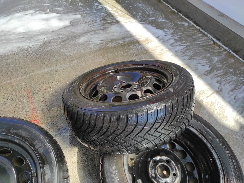 Roti VW 5x112  205 55 16 cu anvelope de iarna Hankook