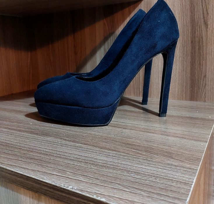 Женские туфли на шпильке