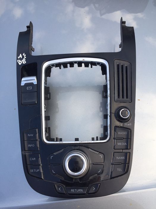 Consola Audi A4 B8 pret 500 lei