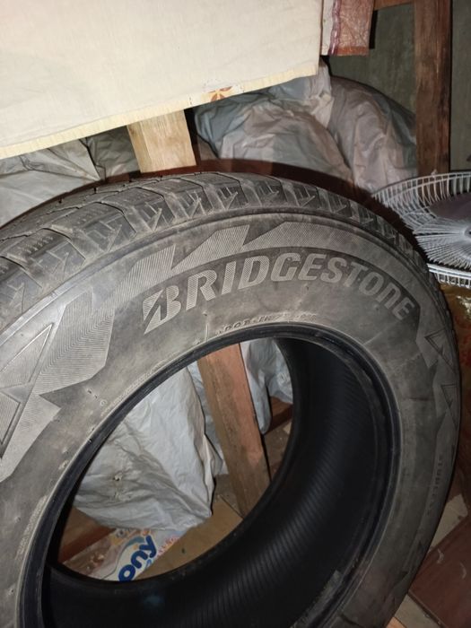 Шина зимняя Bridgestone