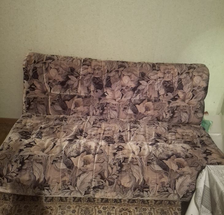 Разтегателен диван