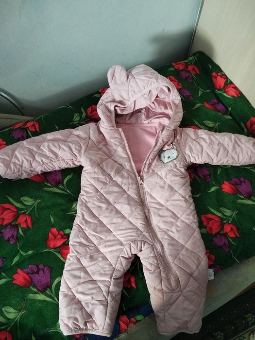 Продам детские вещи .