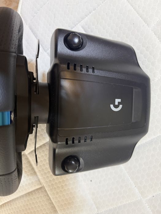 Logitech g923.