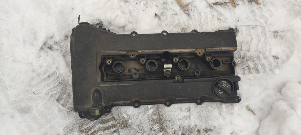 Клапанная крышка Лансер 10.