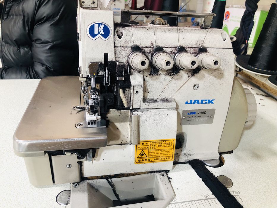 Jack tikuv mashinasi