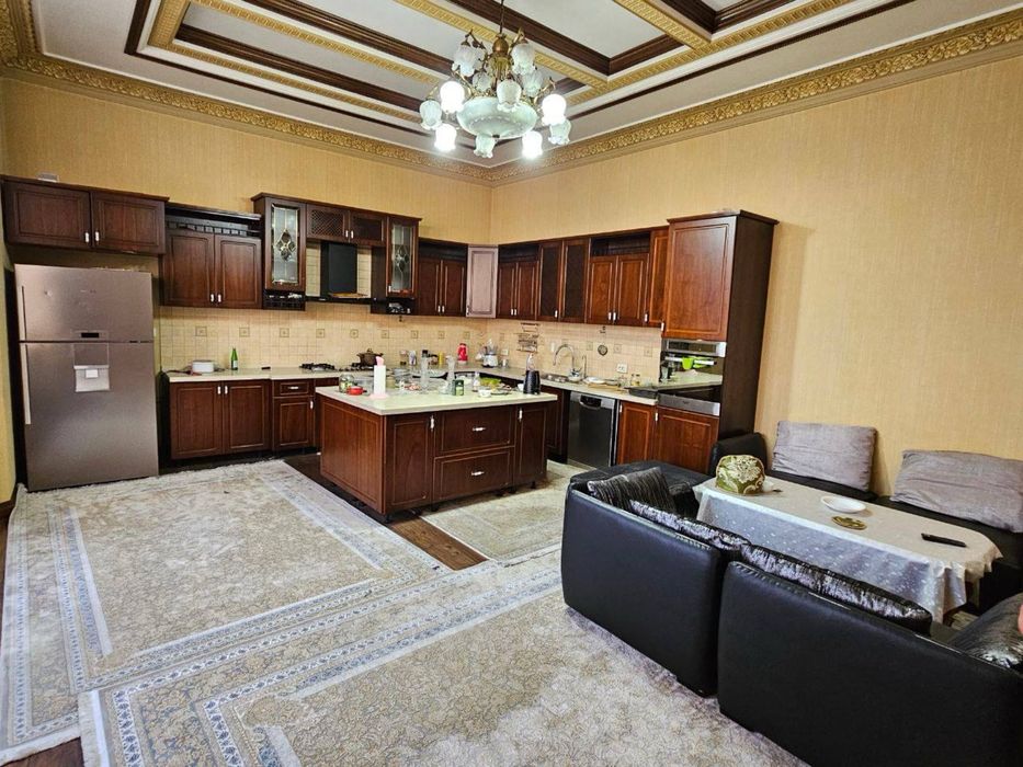 Урикзор (Учтепа тумани)  6 сотих 9 хона Евроремонт