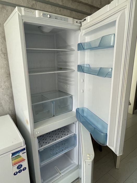 Холодильник продается