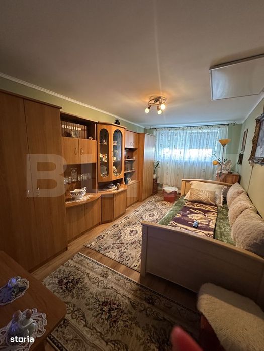 Casa P+2, 240 mp, 300 mp teren, zona Titulescu