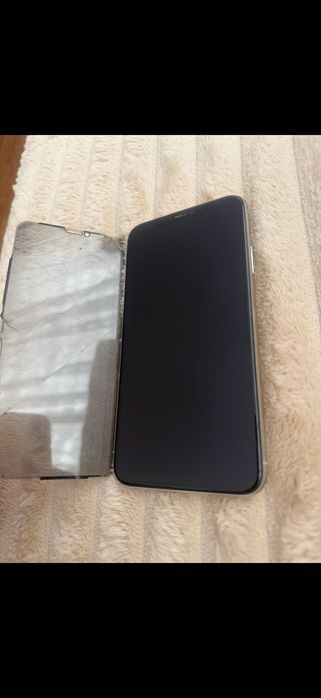 Vând iPhone 11 Pro max