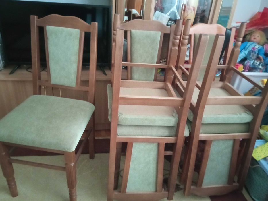 Vând scaune lemn masiv