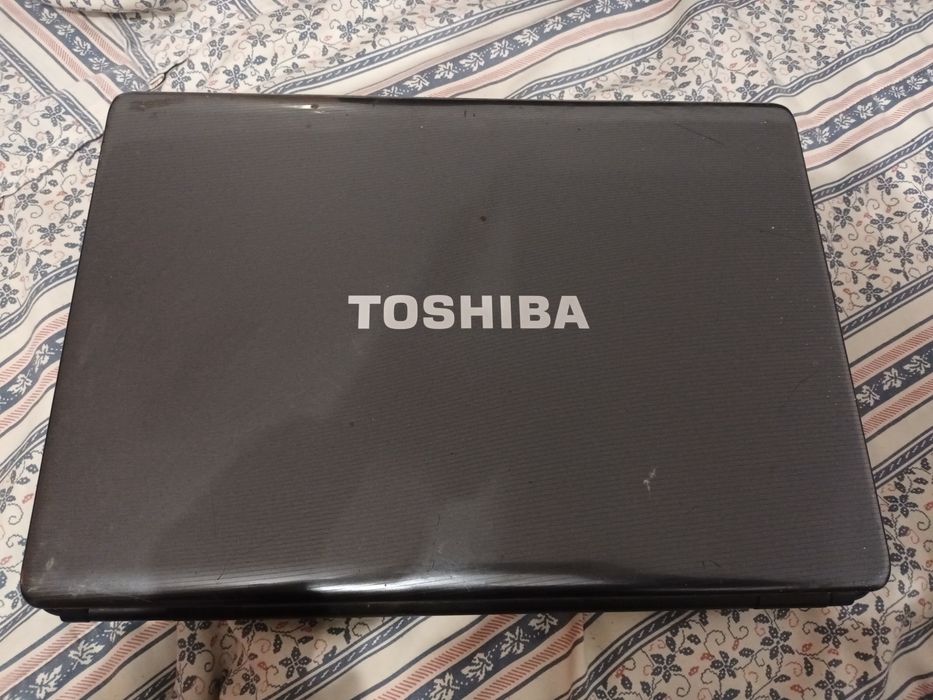 Vand laptop toshiba