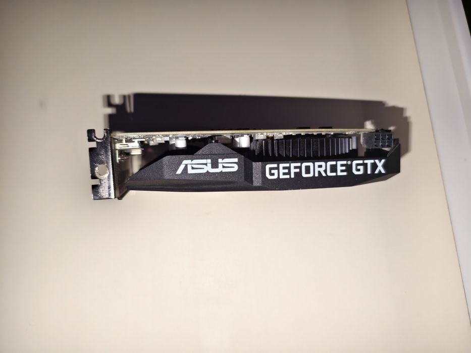 Продам GTX 1650 SUPER ASUS 4GB