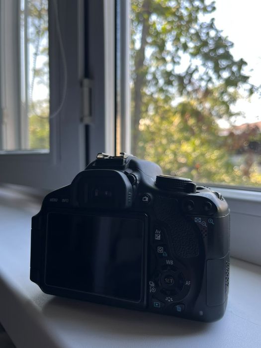Canon 600 D фотоаппарат