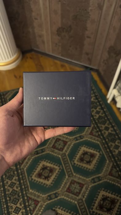 Продается кошелек Tommy Hilfiger
