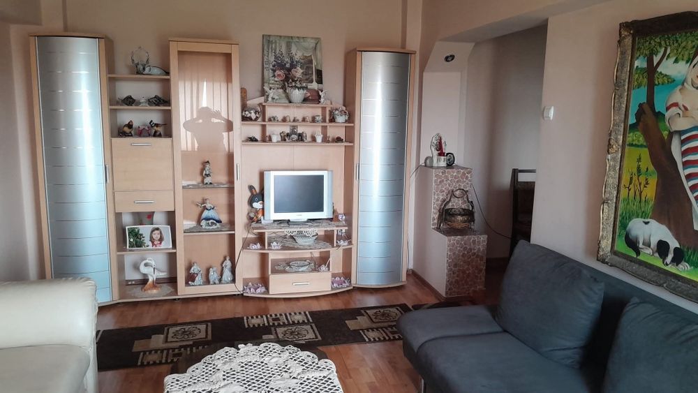 Apartament 2 camere Ineu centru etaj 4