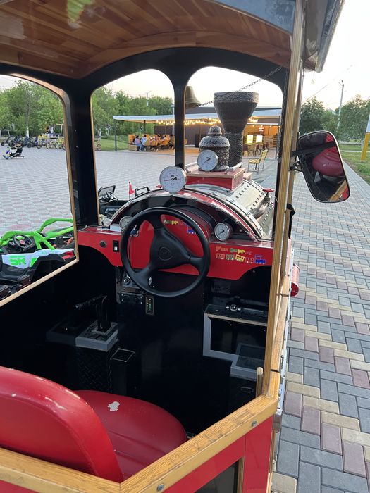 Детский аттракцион паровоз